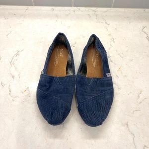 Women's Toms Size 7
